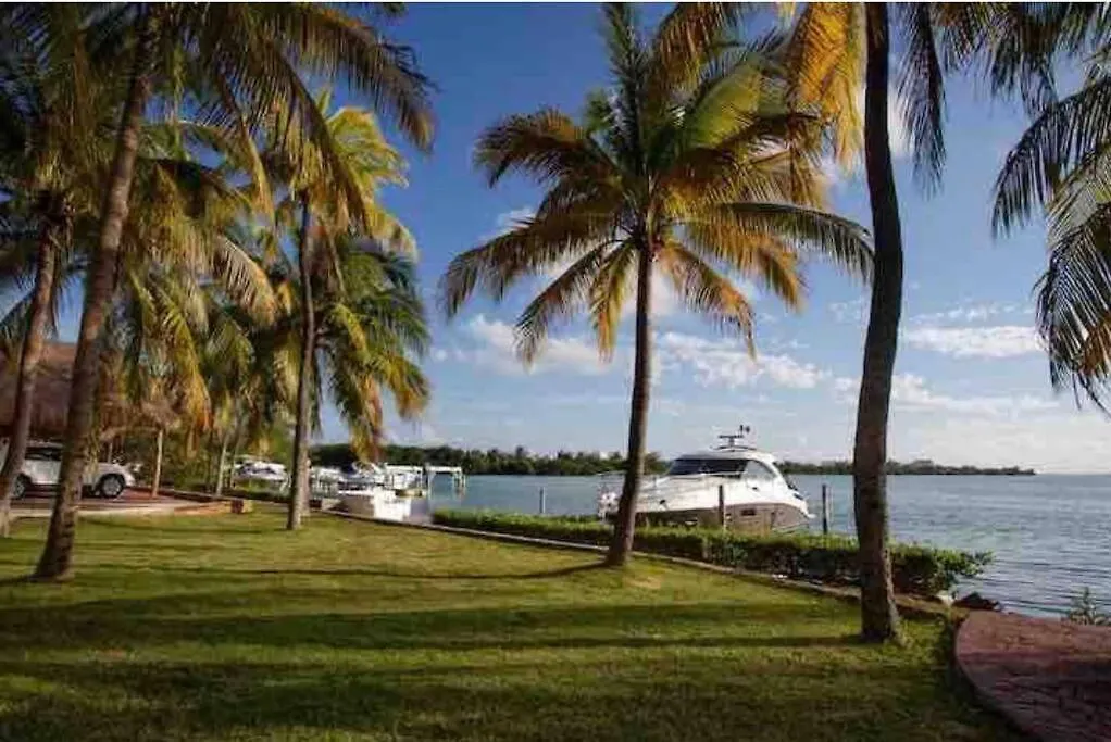 Villa en Laguna cerca del Mar Zona Hotelera Cancún 0*,  México